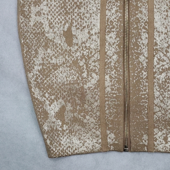 NWT GUESS Size Small Snake Foiled Body-Con Skirt - Picture 3 of 8